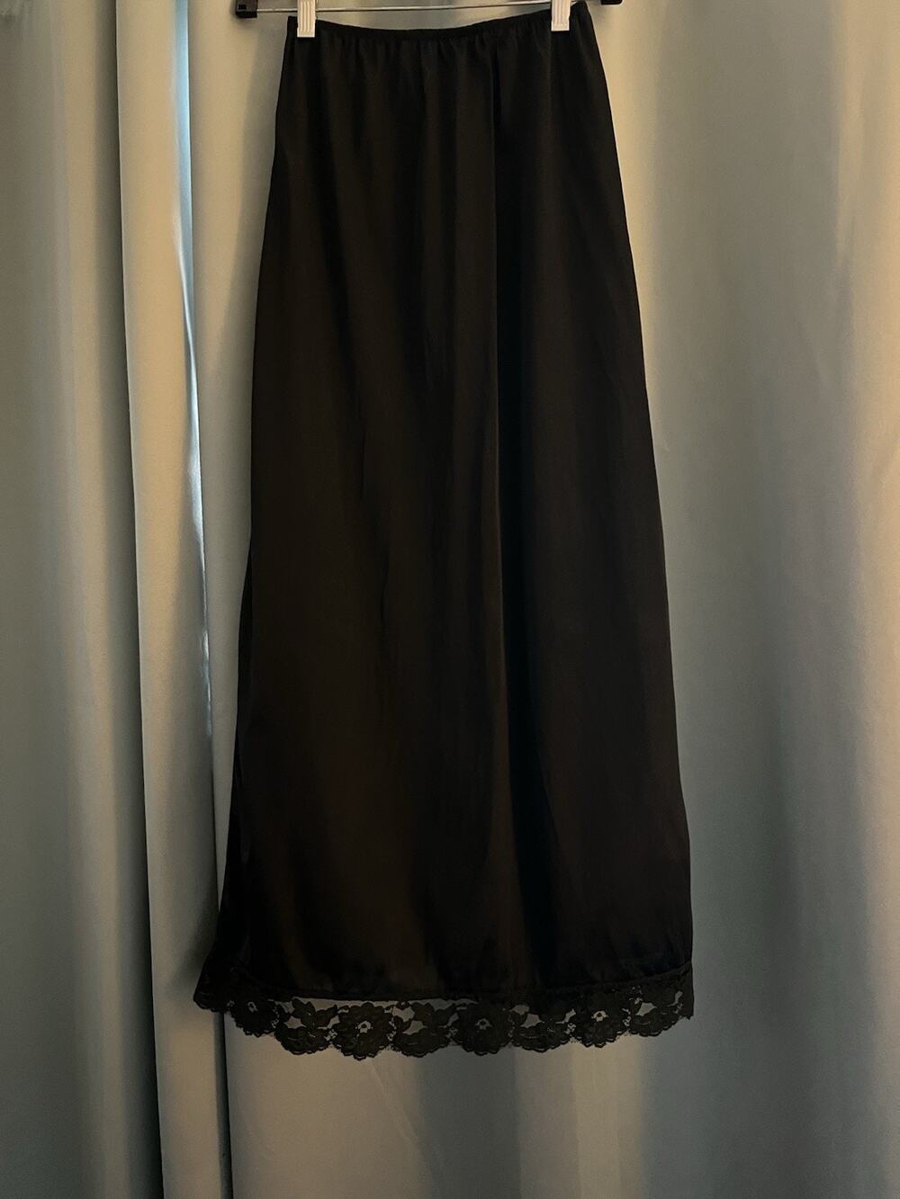 Vintage 80’s JCPenny Ankle Length 1/2 Slip Skirt Black Nylon Lace Back Slit S